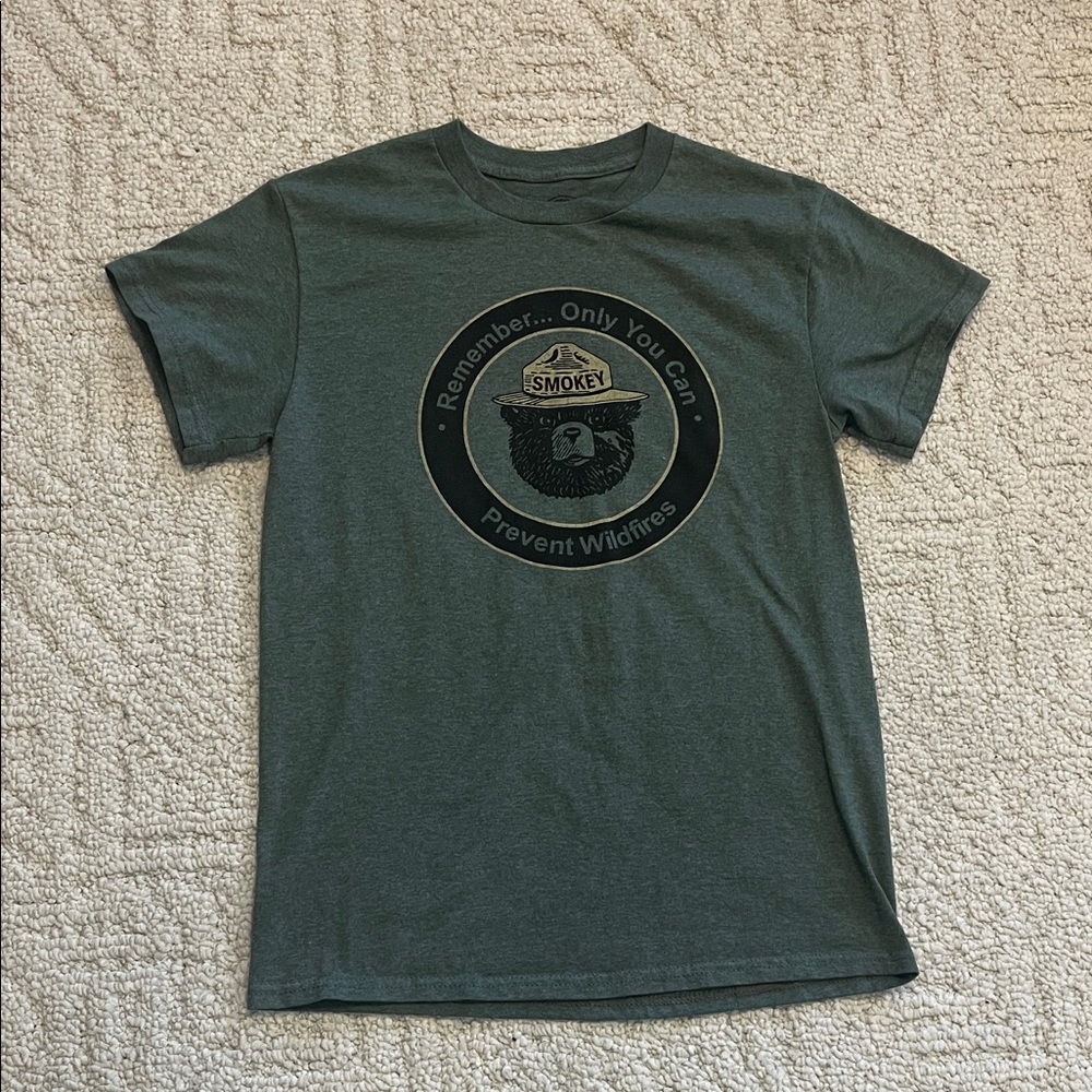 Smokey Bear Graphic T-Shirt green wilderness small